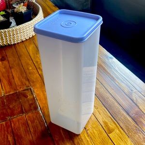 Vintage Tupperware Cracker Keeper